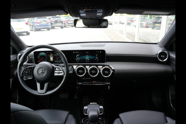 Mercedes-Benz A-Klasse 180 Business Solution Automaat | Navigatie | Android/Apple Carplay
