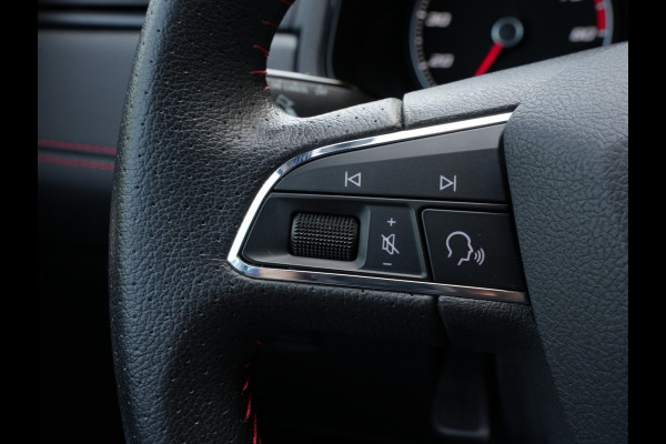 Seat Ibiza 1.0 TSI 116PK!! 6 Bak FR Business Intense | Clima | Camera | Navigatie | Android/Apple Carplay Seat Ibiza 1.0 TSI 116PK!! 6 Bak FR Business Intense | Clima | Camera | Navigatie | Android/Apple Carplay