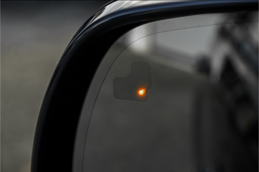 Land Rover Range Rover Sport 3.0 P510e First Edition 4WS Ventilatie HUD 360° ACC Meridian Land Rover Range Rover Sport 3.0 P510e First Edition 4WS Ventilatie HUD 360° ACC Meridian