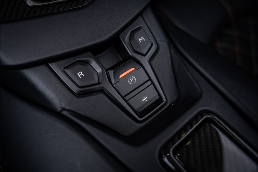 Lamborghini Aventador 6.5 V12 S - Arancio Atlas | Roadster | Lift | Personam + Carbon Package | Sensonum Lamborghini Aventador 6.5 V12 S - Arancio Atlas | Roadster | Lift | Personam + Carbon Package | Sensonum