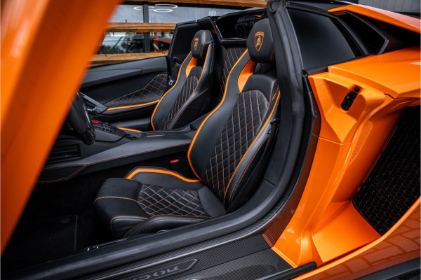 Lamborghini Aventador 6.5 V12 S - Arancio Atlas | Roadster | Lift | Personam + Carbon Package | Sensonum Lamborghini Aventador 6.5 V12 S - Arancio Atlas | Roadster | Lift | Personam + Carbon Package | Sensonum