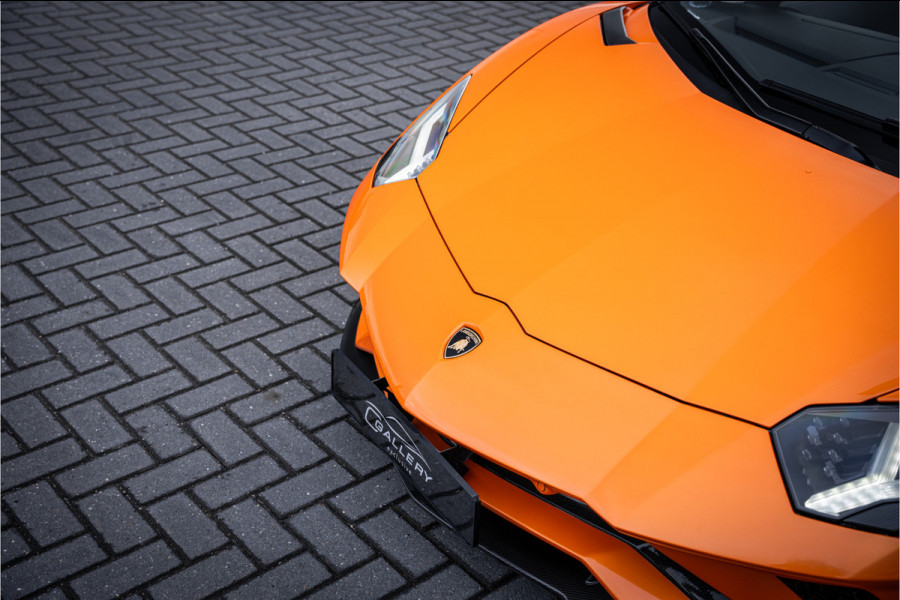 Lamborghini Aventador 6.5 V12 S - Arancio Atlas | Roadster | Lift | Personam + Carbon Package | Sensonum Lamborghini Aventador 6.5 V12 S - Arancio Atlas | Roadster | Lift | Personam + Carbon Package | Sensonum