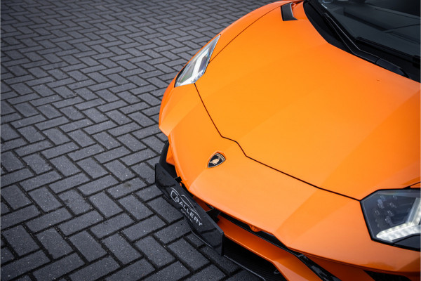 Lamborghini Aventador 6.5 V12 S - Arancio Atlas | Roadster | Lift | Personam + Carbon Package | Sensonum Lamborghini Aventador 6.5 V12 S - Arancio Atlas | Roadster | Lift | Personam + Carbon Package | Sensonum