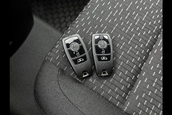 Mercedes-Benz Vito 116 CDI L2 Pro Parkeerpakket Achterklep Trekhaak Achteruitrijcamera Apple Carplay/Android Auto Betimmering Cruise Control