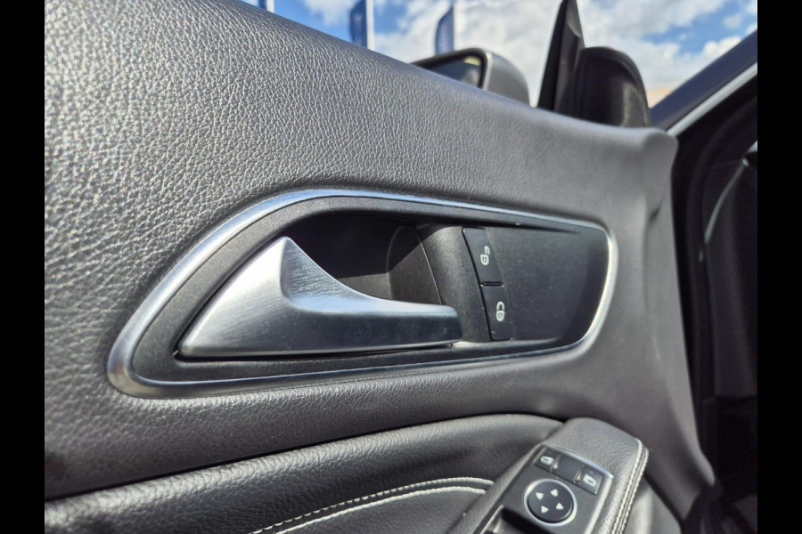 Mercedes-Benz CLA-Klasse Shooting Brake 180 Business Solution | schuifdak | halfleder | navigatie | stoelverwarming | trekhaak wegklapbaar Mercedes-Benz CLA-Klasse Shooting Brake 180 Business Solution | schuifdak | halfleder | navigatie | stoelverwarming | trekhaak wegklapbaar