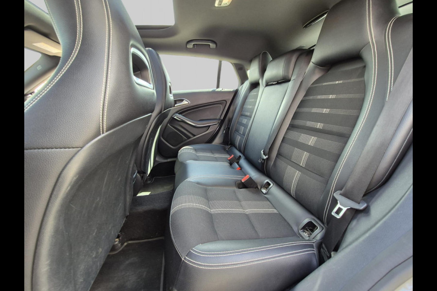 Mercedes-Benz CLA-Klasse Shooting Brake 180 Business Solution | schuifdak | halfleder | navigatie | stoelverwarming | trekhaak wegklapbaar Mercedes-Benz CLA-Klasse Shooting Brake 180 Business Solution | schuifdak | halfleder | navigatie | stoelverwarming | trekhaak wegklapbaar