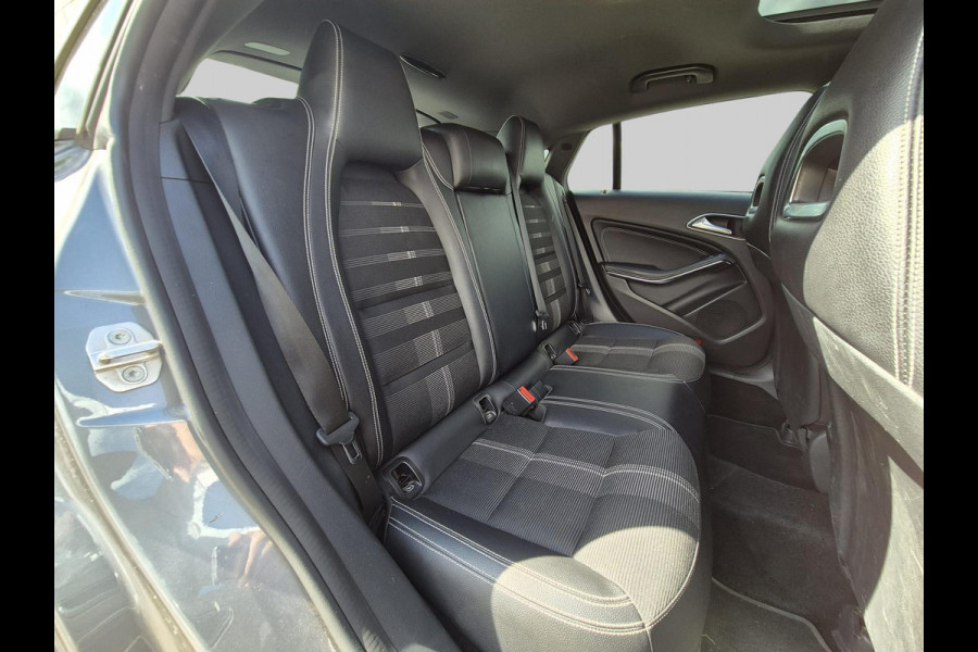 Mercedes-Benz CLA-Klasse Shooting Brake 180 Business Solution | schuifdak | halfleder | navigatie | stoelverwarming | trekhaak wegklapbaar Mercedes-Benz CLA-Klasse Shooting Brake 180 Business Solution | schuifdak | halfleder | navigatie | stoelverwarming | trekhaak wegklapbaar