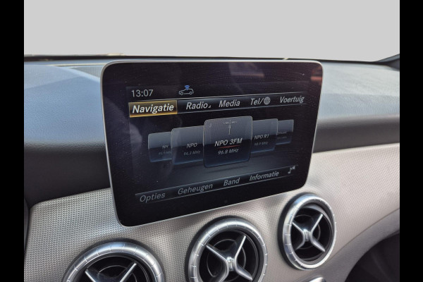 Mercedes-Benz CLA-Klasse Shooting Brake 180 Business Solution | schuifdak | halfleder | navigatie | stoelverwarming | trekhaak wegklapbaar Mercedes-Benz CLA-Klasse Shooting Brake 180 Business Solution | schuifdak | halfleder | navigatie | stoelverwarming | trekhaak wegklapbaar