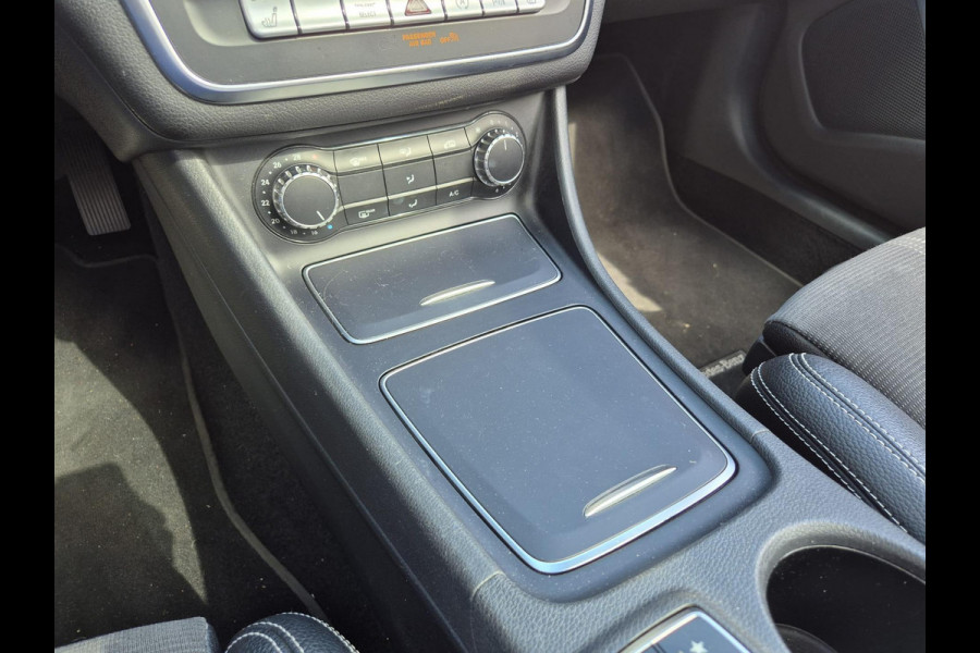 Mercedes-Benz CLA-Klasse Shooting Brake 180 Business Solution | schuifdak | halfleder | navigatie | stoelverwarming | trekhaak wegklapbaar Mercedes-Benz CLA-Klasse Shooting Brake 180 Business Solution | schuifdak | halfleder | navigatie | stoelverwarming | trekhaak wegklapbaar