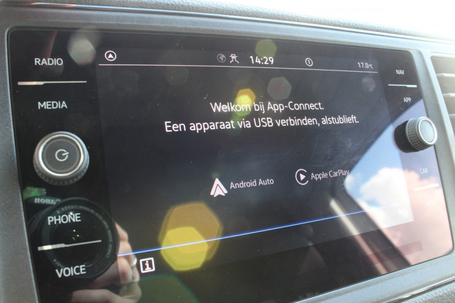 Volkswagen Crafter 35t 2.0 TDI L3H3 > Leer/Navi/Trekhaak/parkeersensoren...