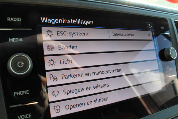 Volkswagen Crafter 35t 2.0 TDI L3H3 > Leer/Navi/Trekhaak/parkeersensoren...