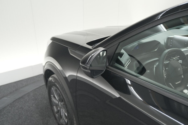 Peugeot 2008 PureTech 130 EAT8 Active | Parkeersensoren | Navigatie | Apple Carplay