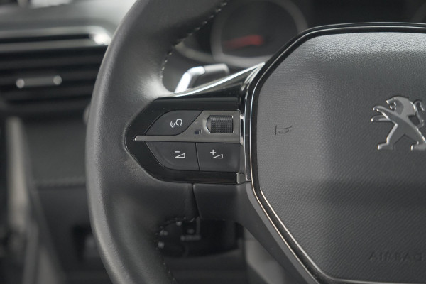 Peugeot 2008 PureTech 130 EAT8 Active | Parkeersensoren | Navigatie | Apple Carplay