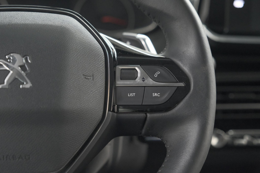 Peugeot 2008 PureTech 130 EAT8 Active | Parkeersensoren | Navigatie | Apple Carplay