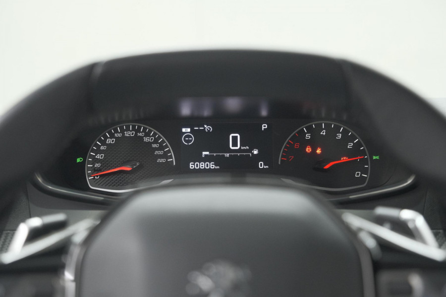 Peugeot 2008 PureTech 130 EAT8 Active | Parkeersensoren | Navigatie | Apple Carplay