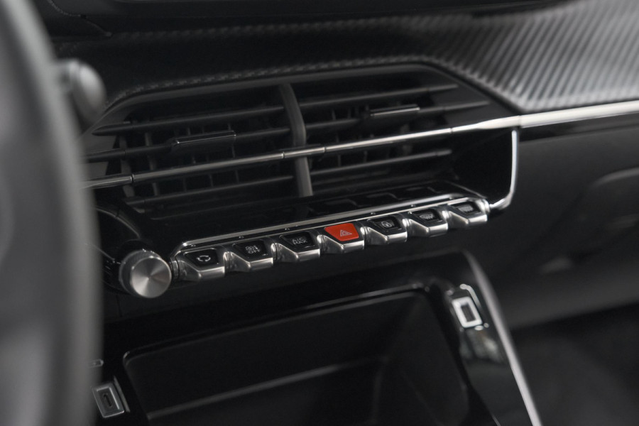 Peugeot 2008 PureTech 130 EAT8 Active | Parkeersensoren | Navigatie | Apple Carplay
