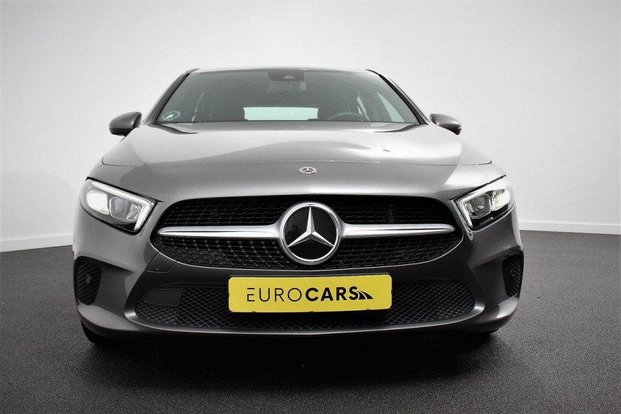 Mercedes-Benz A-Klasse 200 163pk Automaat Progressive Navigatie Camera Lane Assist Stoelverwarming LED DAB Keyless Go Lichtmetalen Velgen