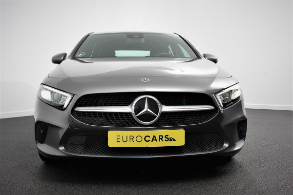 Mercedes-Benz A-Klasse 200 163pk Automaat Progressive Navigatie Camera Lane Assist Stoelverwarming LED DAB Keyless Go Lichtmetalen Velgen