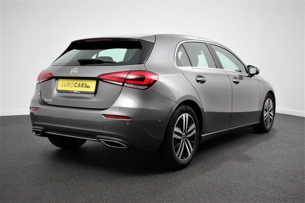 Mercedes-Benz A-Klasse 200 163pk Automaat Progressive Navigatie Camera Lane Assist Stoelverwarming LED DAB Keyless Go Lichtmetalen Velgen