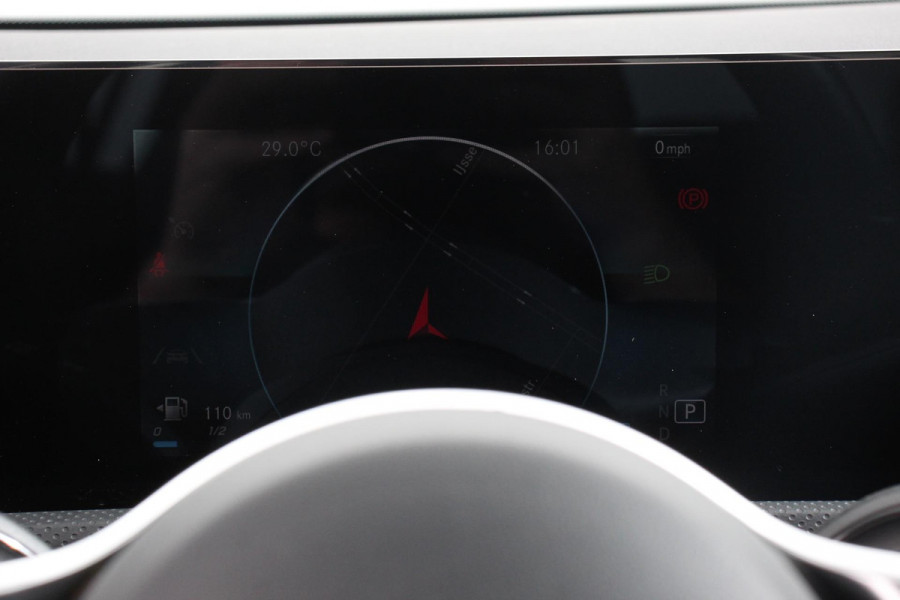 Mercedes-Benz A-Klasse 200 163pk Automaat Progressive Navigatie Camera Lane Assist Stoelverwarming LED DAB Keyless Go Lichtmetalen Velgen