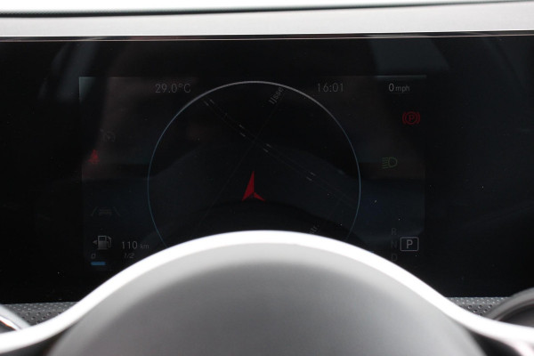 Mercedes-Benz A-Klasse 200 163pk Automaat Progressive Navigatie Camera Lane Assist Stoelverwarming LED DAB Keyless Go Lichtmetalen Velgen