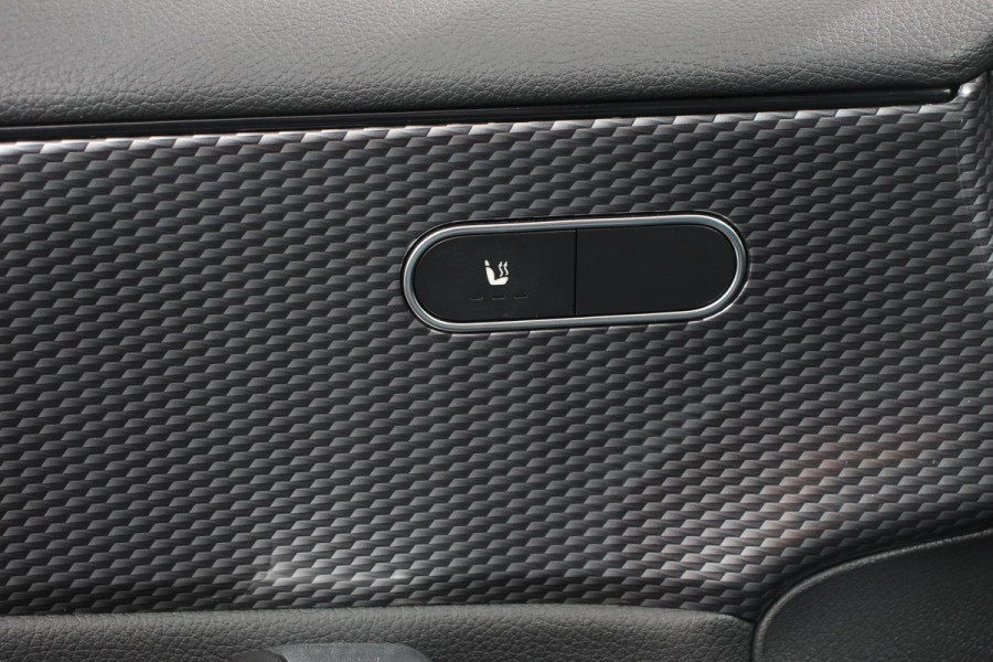 Mercedes-Benz A-Klasse 200 163pk Automaat Progressive Navigatie Camera Lane Assist Stoelverwarming LED DAB Keyless Go Lichtmetalen Velgen