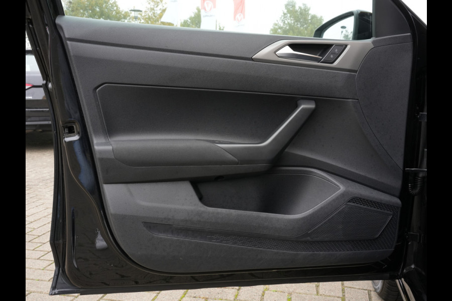 Volkswagen Polo 1.0 TSI Comfortline | Navigatie | Trekhaak | DAB | Adaptive Cruise Volkswagen Polo 1.0 TSI Comfortline | Navigatie | Trekhaak | DAB | Adaptive Cruise