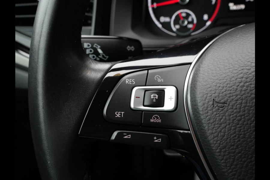 Volkswagen Polo 1.0 TSI Comfortline | Navigatie | Trekhaak | DAB | Adaptive Cruise Volkswagen Polo 1.0 TSI Comfortline | Navigatie | Trekhaak | DAB | Adaptive Cruise