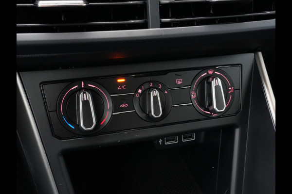 Volkswagen Polo 1.0 TSI Comfortline | Navigatie | Trekhaak | DAB | Adaptive Cruise Volkswagen Polo 1.0 TSI Comfortline | Navigatie | Trekhaak | DAB | Adaptive Cruise