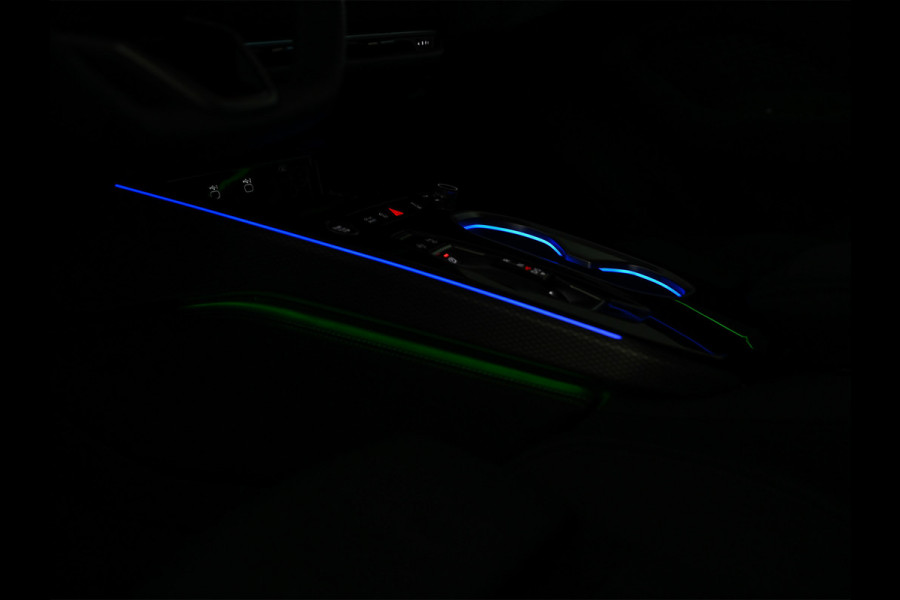 Audi A6 Avant 2.0 e-HYBRID QUATTRO S EDITION 299PK | S-SEATS | LUCHTVERING | PANORAMADAK | 360 CAMERA | EDITION ONE | B&O SOUND | HEAD-U