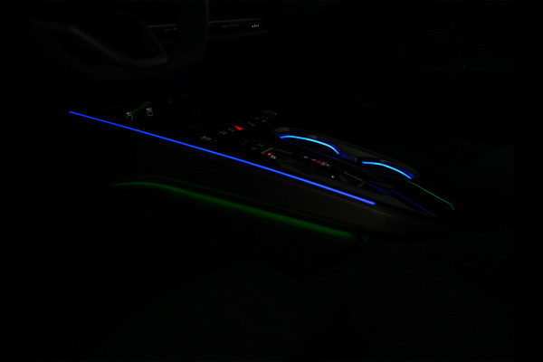 Audi A6 Avant 2.0 e-HYBRID QUATTRO S EDITION 299PK | S-SEATS | LUCHTVERING | PANORAMADAK | 360 CAMERA | EDITION ONE | B&O SOUND | HEAD-U