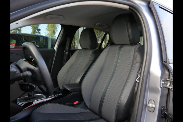 Peugeot 208 1.2 PureTech Allure Pack | Climate Control | DAB | Camera | Android/Apple Carplay Peugeot 208 1.2 PureTech Allure Pack | Climate Control | DAB | Camera | Android/Apple Carplay