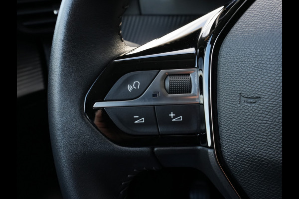 Peugeot 208 1.2 PureTech Allure Pack | Climate Control | DAB | Camera | Android/Apple Carplay Peugeot 208 1.2 PureTech Allure Pack | Climate Control | DAB | Camera | Android/Apple Carplay