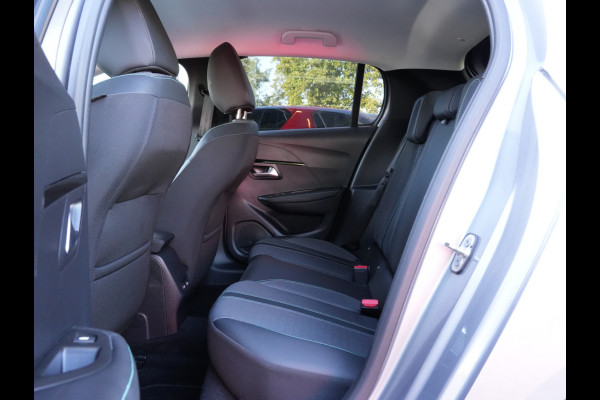 Peugeot 208 1.2 PureTech Allure Pack | Climate Control | DAB | Camera | Android/Apple Carplay Peugeot 208 1.2 PureTech Allure Pack | Climate Control | DAB | Camera | Android/Apple Carplay