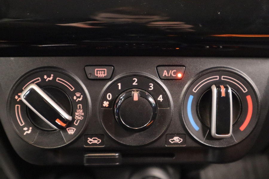 Suzuki Swift 1.2 Select 5-Drs. Navigatie Lmv Stoelverwarming Suzuki Swift 1.2 Select 5-Drs. Navigatie Lmv Stoelverwarming