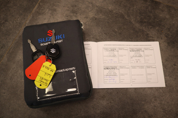 Suzuki Swift 1.2 Select 5-Drs. Navigatie Lmv Stoelverwarming Suzuki Swift 1.2 Select 5-Drs. Navigatie Lmv Stoelverwarming