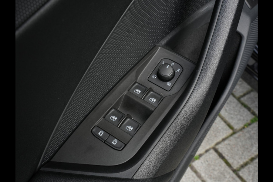 Škoda Octavia Combi 1.5 TSI First Edition | LED | Navigatie | Stoelverwarming | Android/Apple Carplay Škoda Octavia Combi 1.5 TSI First Edition | LED | Navigatie | Stoelverwarming | Android/Apple Carplay