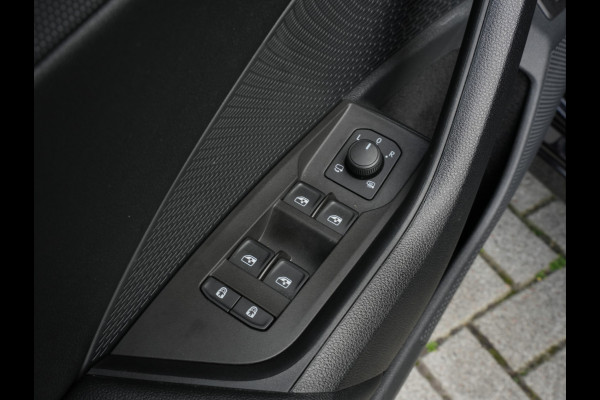 Škoda Octavia Combi 1.5 TSI First Edition | LED | Navigatie | Stoelverwarming | Android/Apple Carplay Škoda Octavia Combi 1.5 TSI First Edition | LED | Navigatie | Stoelverwarming | Android/Apple Carplay