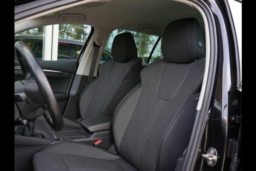 Škoda Octavia Combi 1.5 TSI First Edition | LED | Navigatie | Stoelverwarming | Android/Apple Carplay Škoda Octavia Combi 1.5 TSI First Edition | LED | Navigatie | Stoelverwarming | Android/Apple Carplay
