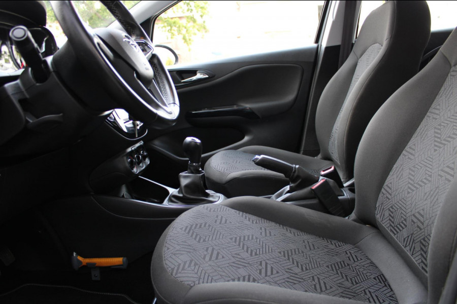 Opel Corsa 1.4 Favourite Airco Navi PDC Apple Carplay Nap Opel Corsa 1.4 Favourite Airco Navi PDC Apple Carplay Nap