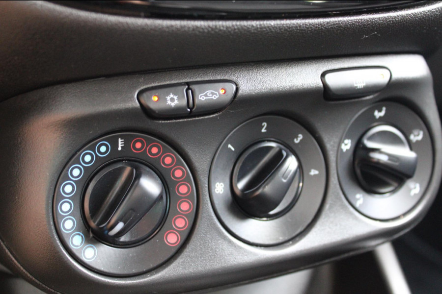 Opel Corsa 1.4 Favourite Airco Navi PDC Apple Carplay Nap Opel Corsa 1.4 Favourite Airco Navi PDC Apple Carplay Nap