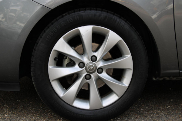 Opel Corsa 1.4 Favourite Airco Navi PDC Apple Carplay Nap Opel Corsa 1.4 Favourite Airco Navi PDC Apple Carplay Nap