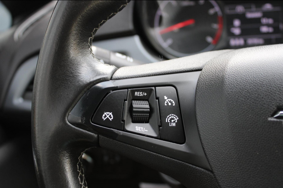 Opel Corsa 1.4 Favourite Airco Navi PDC Apple Carplay Nap Opel Corsa 1.4 Favourite Airco Navi PDC Apple Carplay Nap