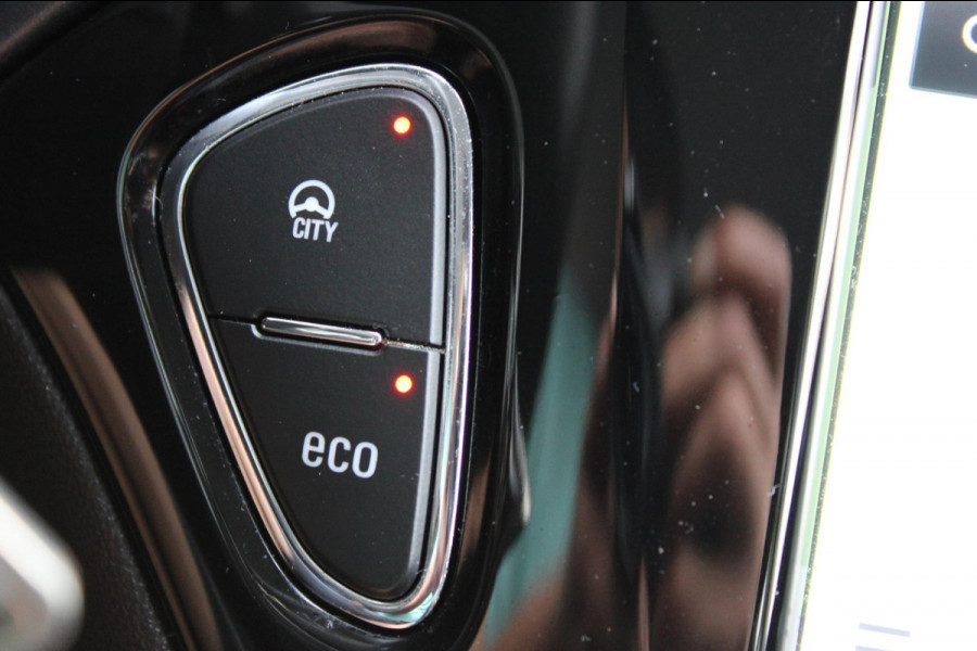 Opel Corsa 1.4 Favourite Airco Navi PDC Apple Carplay Nap Opel Corsa 1.4 Favourite Airco Navi PDC Apple Carplay Nap