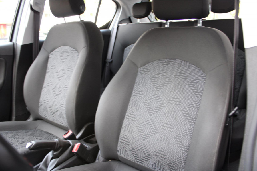 Opel Corsa 1.4 Favourite Airco Navi PDC Apple Carplay Nap Opel Corsa 1.4 Favourite Airco Navi PDC Apple Carplay Nap