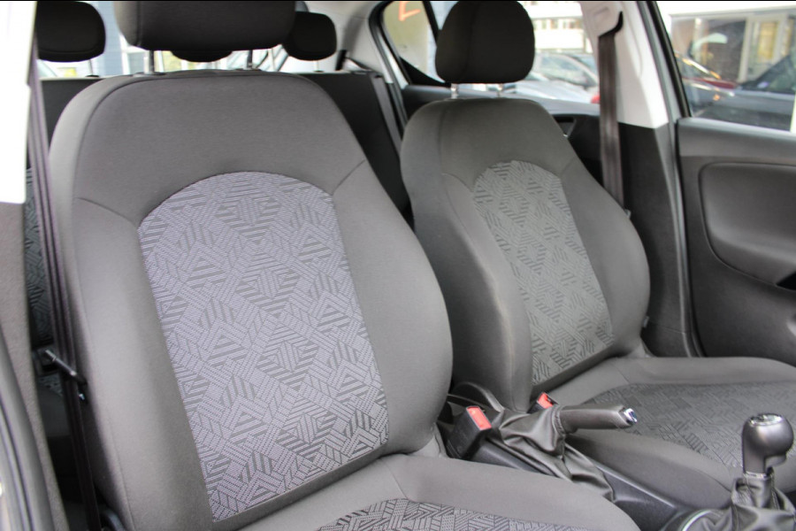 Opel Corsa 1.4 Favourite Airco Navi PDC Apple Carplay Nap Opel Corsa 1.4 Favourite Airco Navi PDC Apple Carplay Nap