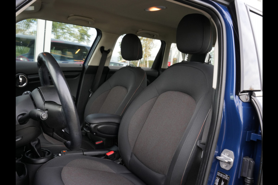 MINI Mini 1.5 Automaat Cooper Business | Navigatie | Climate Control | Regen+Licht Sensor MINI Mini 1.5 Automaat Cooper Business | Navigatie | Climate Control | Regen+Licht Sensor