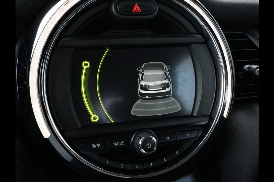 MINI Mini 1.5 Automaat Cooper Business | Navigatie | Climate Control | Regen+Licht Sensor MINI Mini 1.5 Automaat Cooper Business | Navigatie | Climate Control | Regen+Licht Sensor