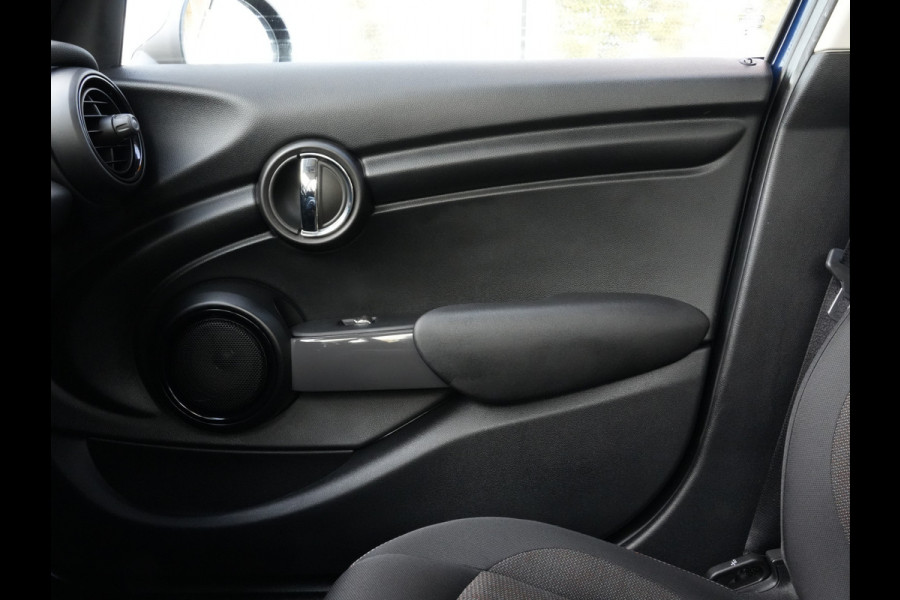 MINI Mini 1.5 Automaat Cooper Business | Navigatie | Climate Control | Regen+Licht Sensor MINI Mini 1.5 Automaat Cooper Business | Navigatie | Climate Control | Regen+Licht Sensor