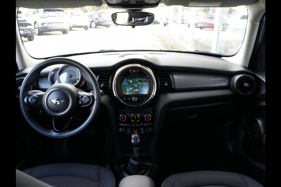 MINI Mini 1.5 Automaat Cooper Business | Navigatie | Climate Control | Regen+Licht Sensor MINI Mini 1.5 Automaat Cooper Business | Navigatie | Climate Control | Regen+Licht Sensor